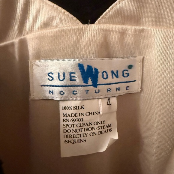 Sue Wong Nocturne 100% Silk Embellished Beads Sz.4 - Picture 13 of 13